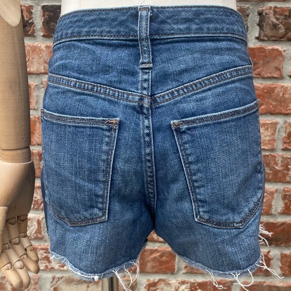 Universal Thread distressed blue jean shorts / size 2/26 / Excellent condition - Picture 5 of 16